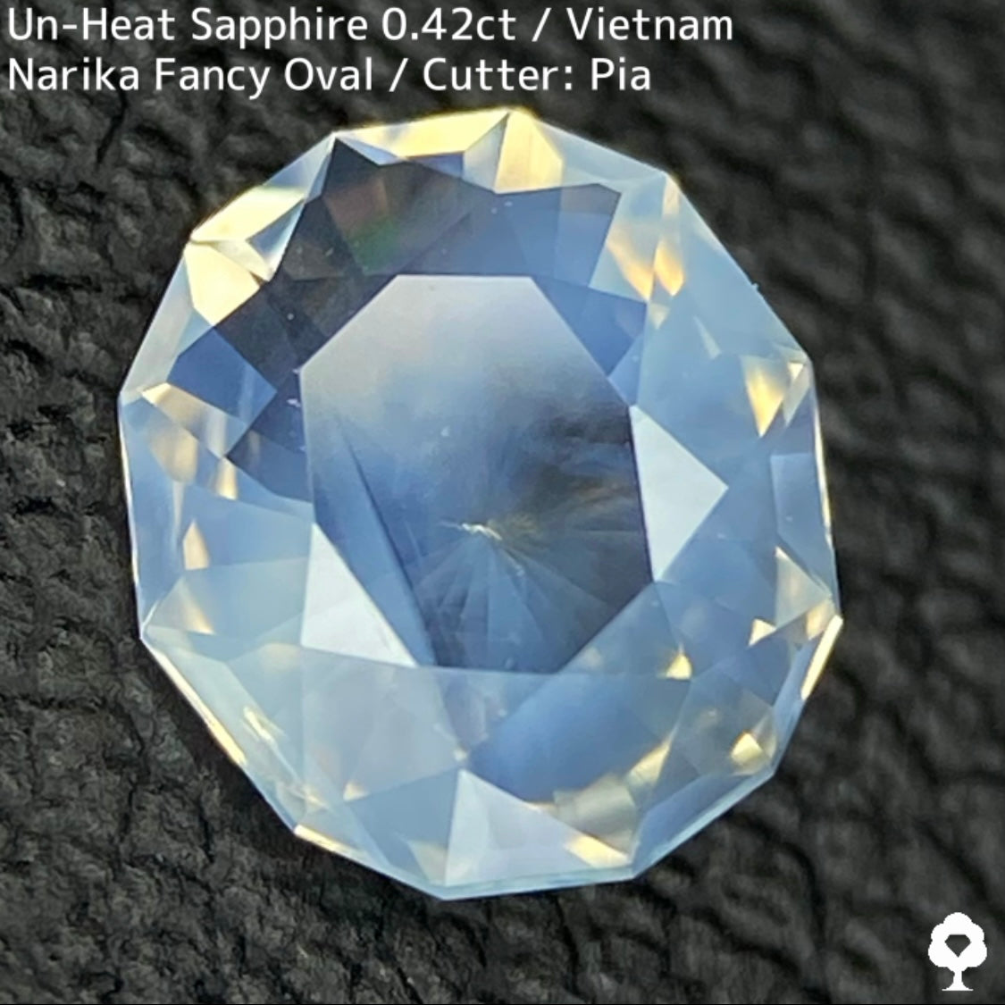 0.426ct unheated Vietnamese sapphire ★ A fantastic silky white with beautiful lemon gold sparkles