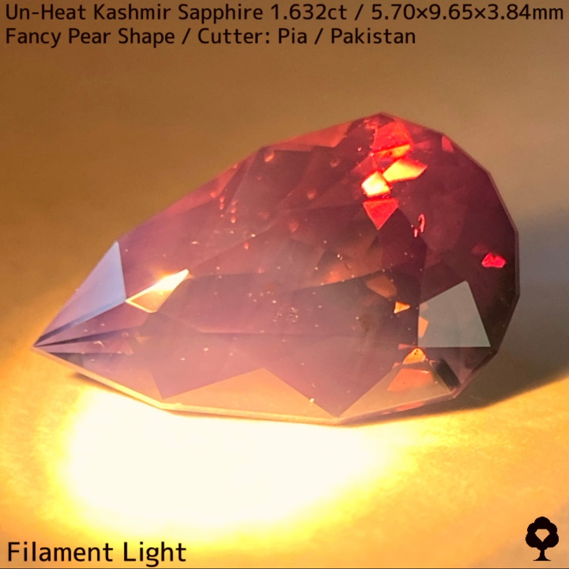 1.632ct unheated Kashmir sapphire from Pakistan ★ A beautiful gem with orange sparkle and blue bleed into fuchsia purple