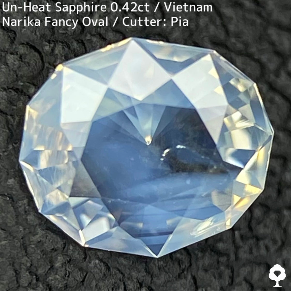 0.426ct unheated Vietnamese sapphire ★ A fantastic silky white with beautiful lemon gold sparkles