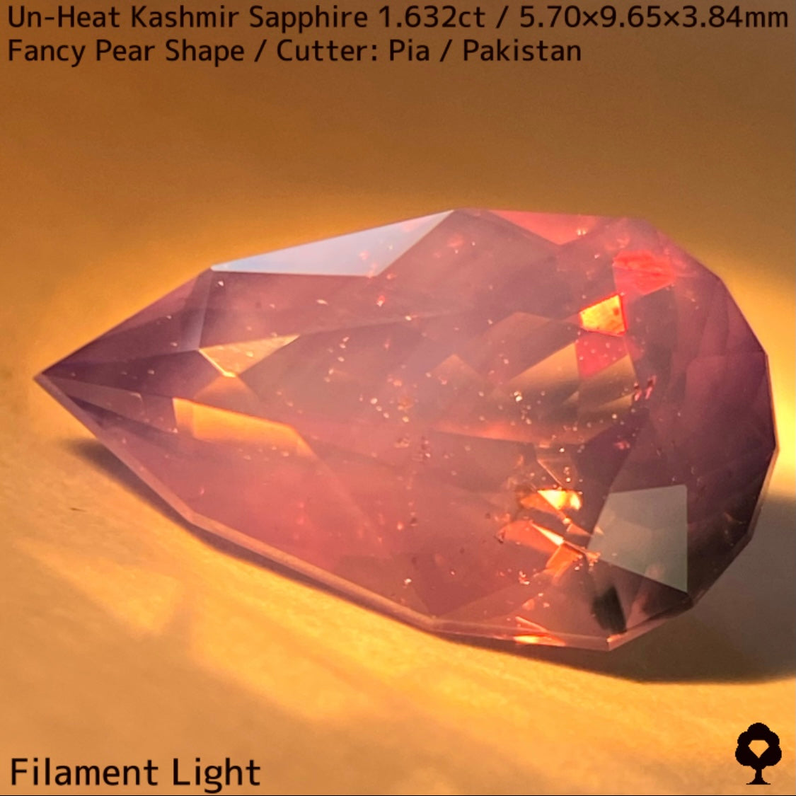1.632ct unheated Kashmir sapphire from Pakistan ★ A beautiful gem with orange sparkle and blue bleed into fuchsia purple