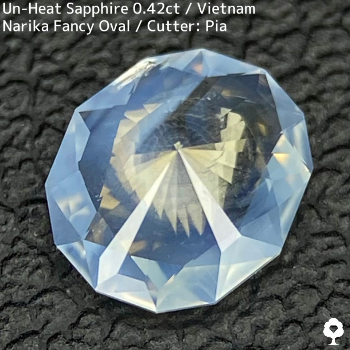 0.426ct unheated Vietnamese sapphire ★ A fantastic silky white with beautiful lemon gold sparkles