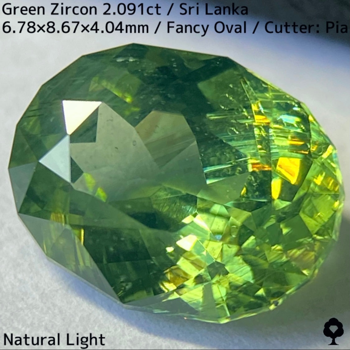 Green Zircon 2.091ct / Sri Lanka