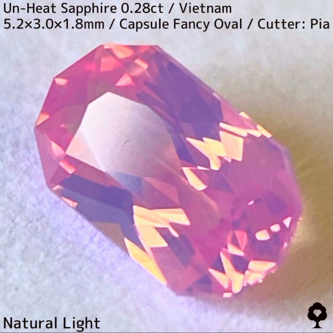 0.286ct unheated Vietnamese sapphire ★ From the silky pink that is synonymous with Vietnamese sapphires to a neon gold sparkle