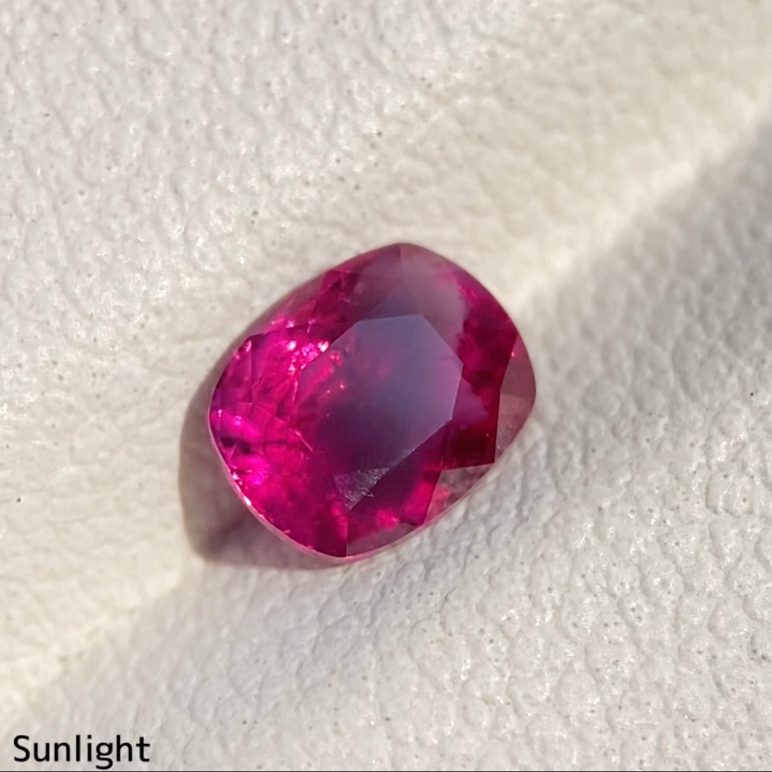 Burmese unheated ruby 0.79ct ★ Batman ruby with a beautiful crystal covered by a bat