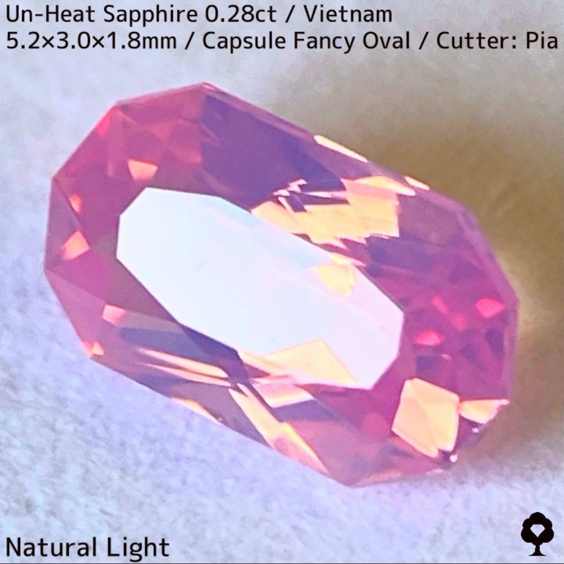 0.286ct unheated Vietnamese sapphire ★ From the silky pink that is synonymous with Vietnamese sapphires to a neon gold sparkle