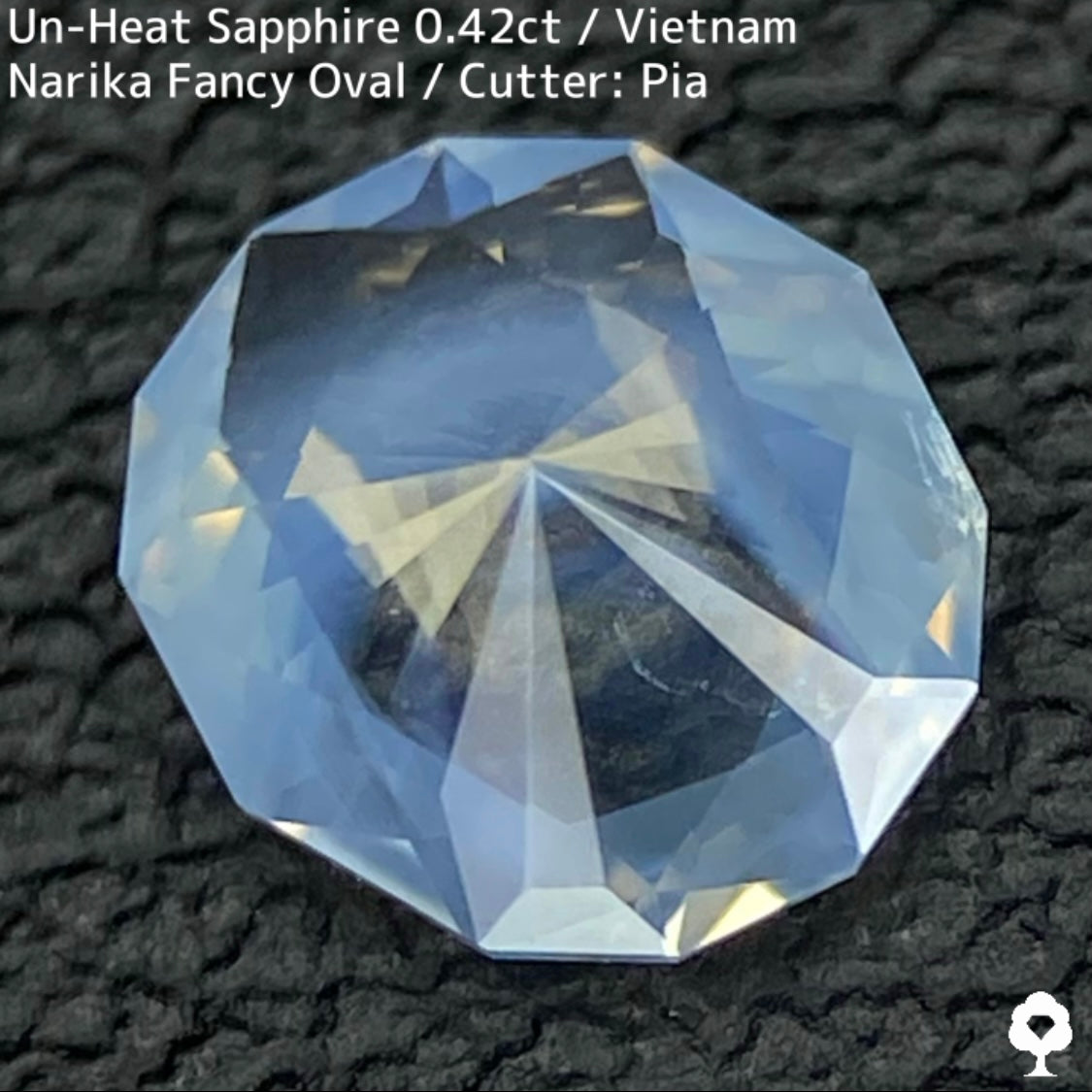 0.426ct unheated Vietnamese sapphire ★ A fantastic silky white with beautiful lemon gold sparkles
