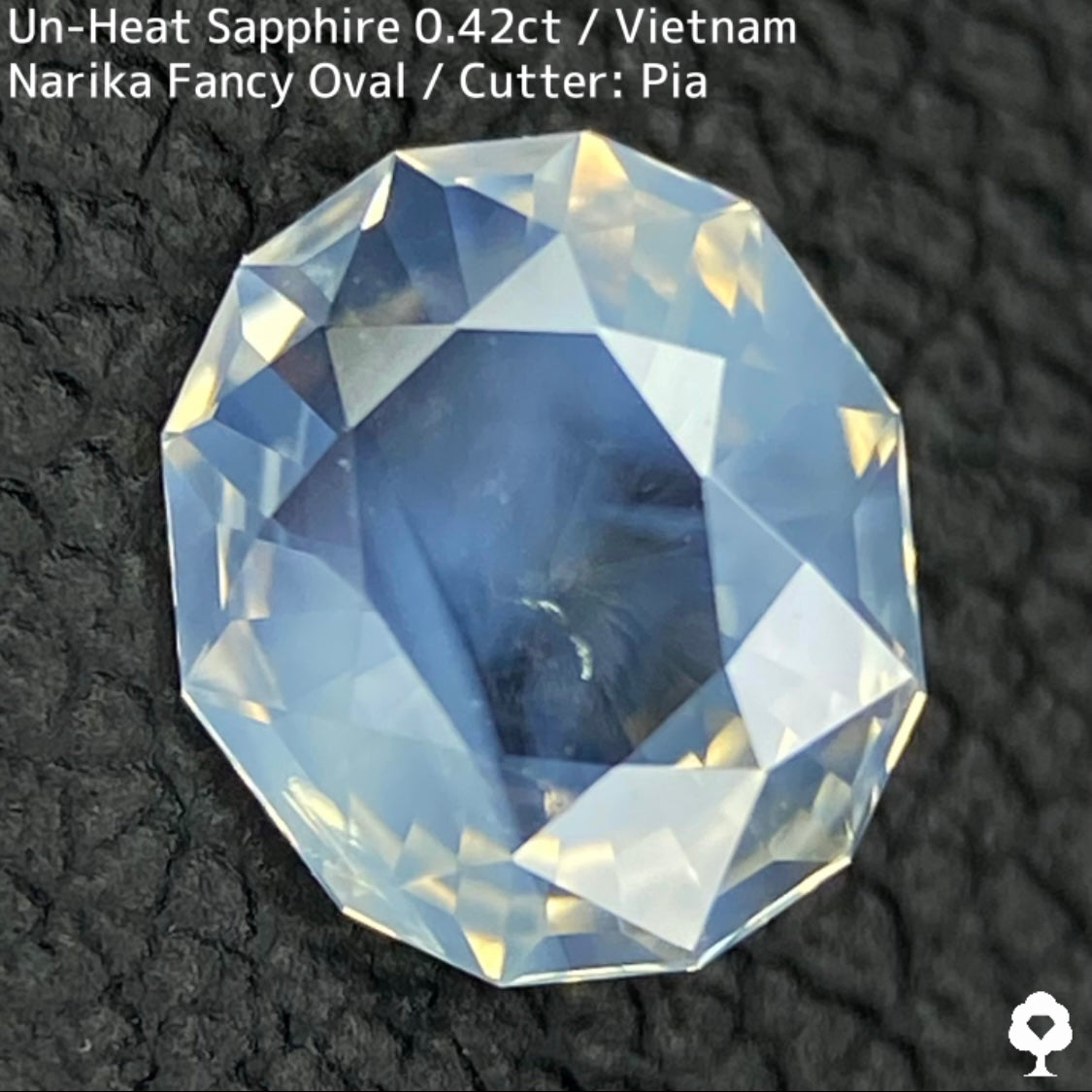 0.426ct unheated Vietnamese sapphire ★ A fantastic silky white with beautiful lemon gold sparkles