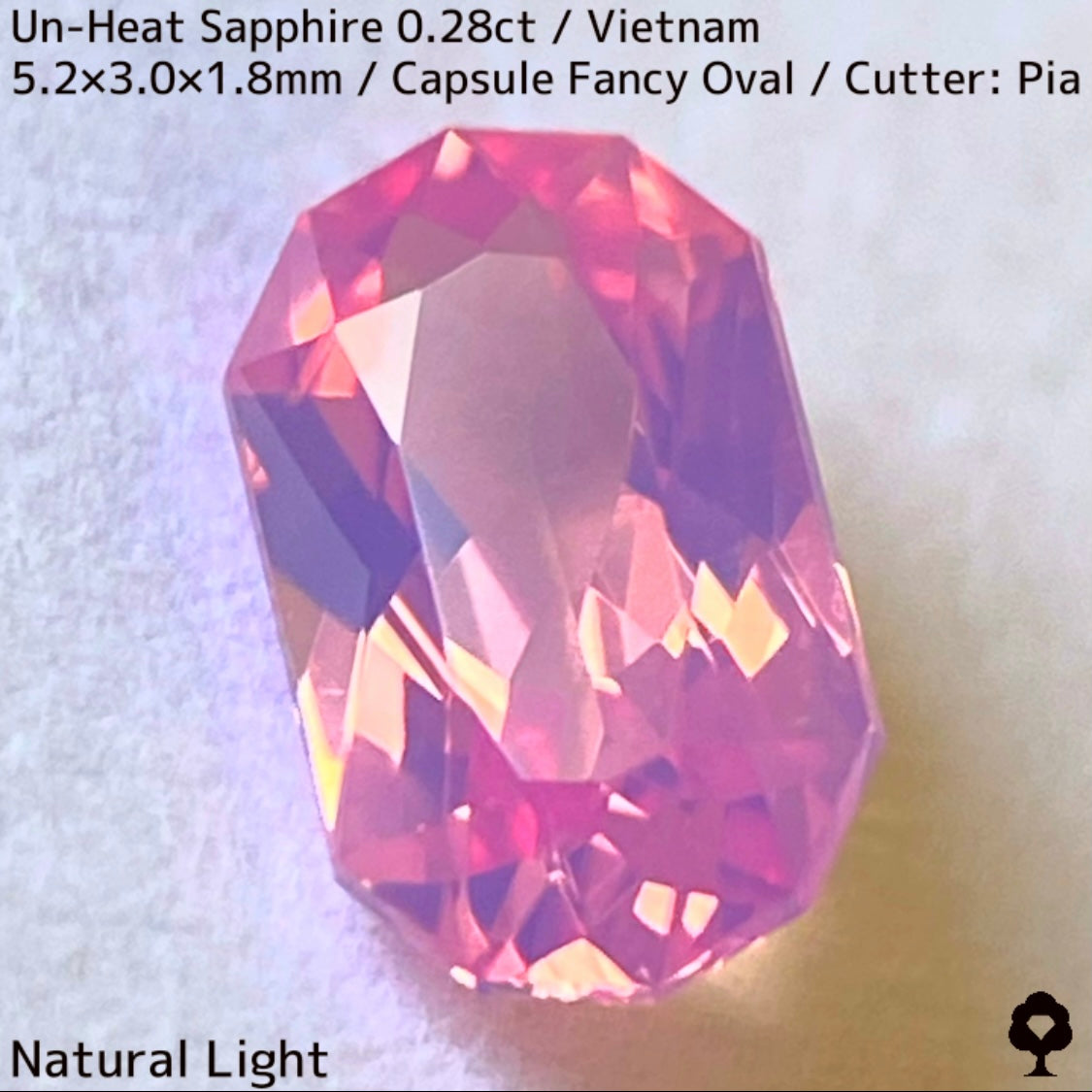0.286ct unheated Vietnamese sapphire ★ From the silky pink that is synonymous with Vietnamese sapphires to a neon gold sparkle