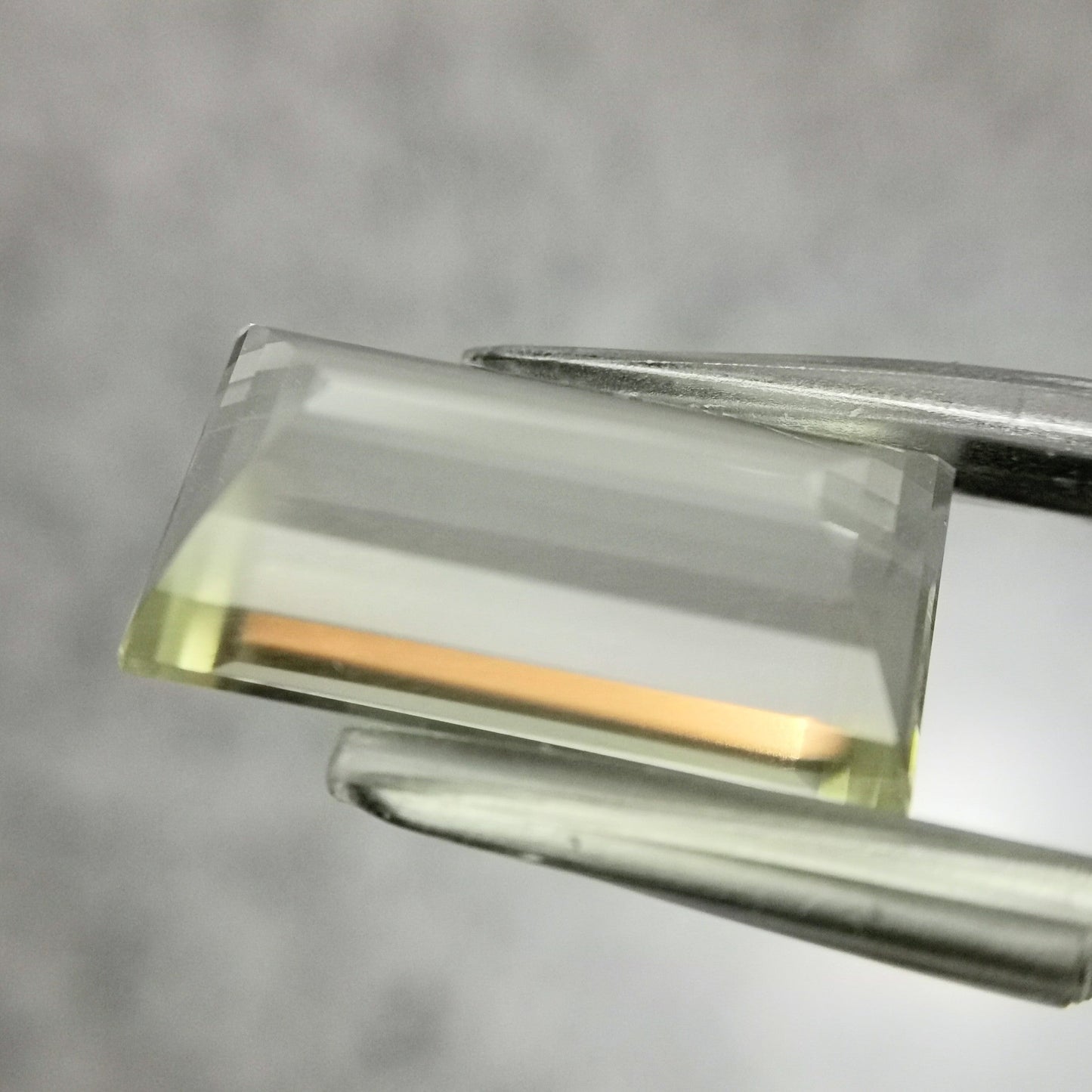 オーソクレース 11.88ct★神殿のような神聖な雰囲気と10ctアップのド迫力ステップカット