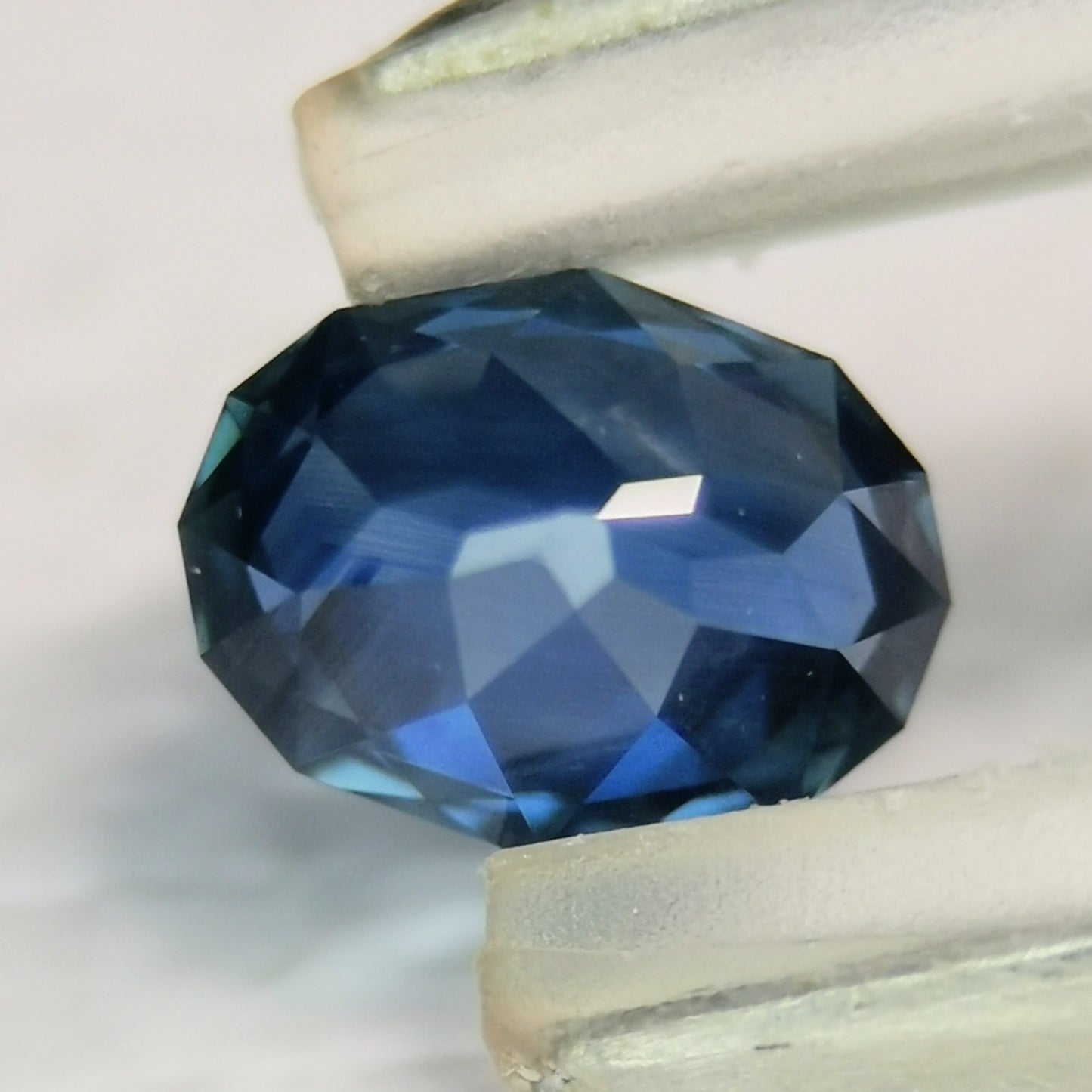 Silky Blue Sapphire 0.409ct / Vietnam