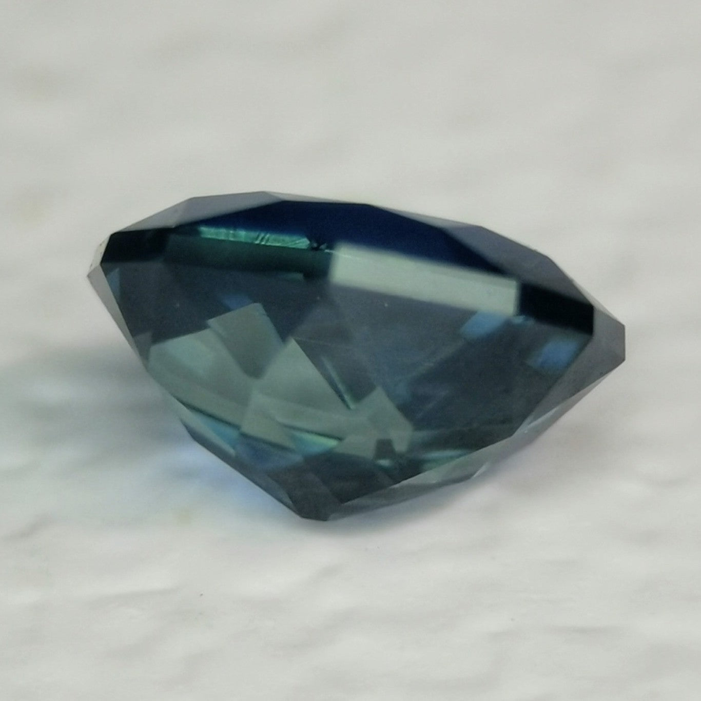 Silky Blue Sapphire 0.409ct / Vietnam