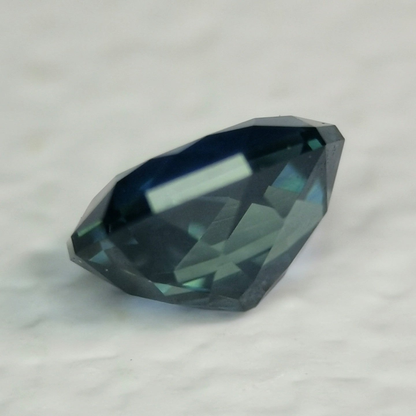 Silky Blue Sapphire 0.409ct / Vietnam