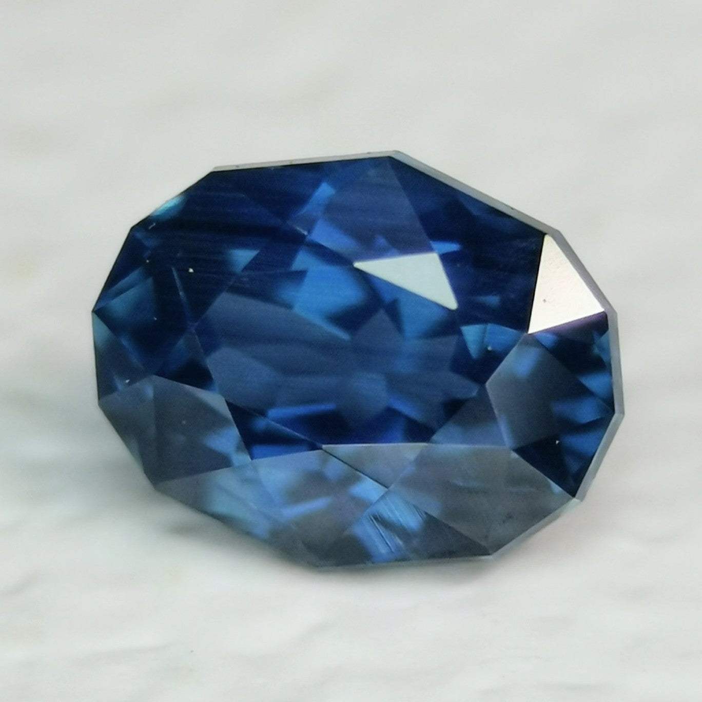 Silky Blue Sapphire 0.409ct / Vietnam