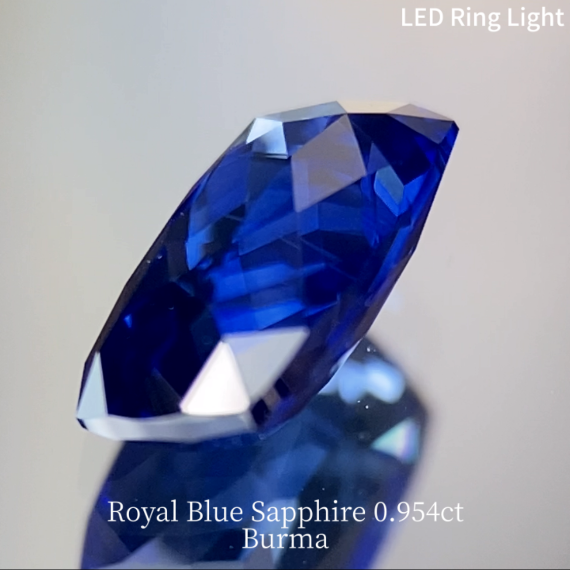 Royal Blue Sapphire 0.954ct / Burma