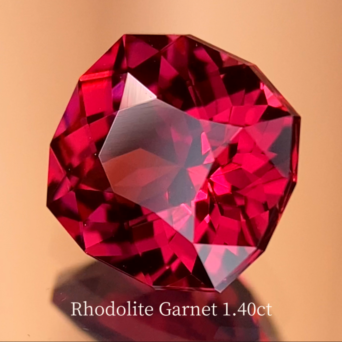 Rhodolite Garnet 1.40ct / Vietnam
