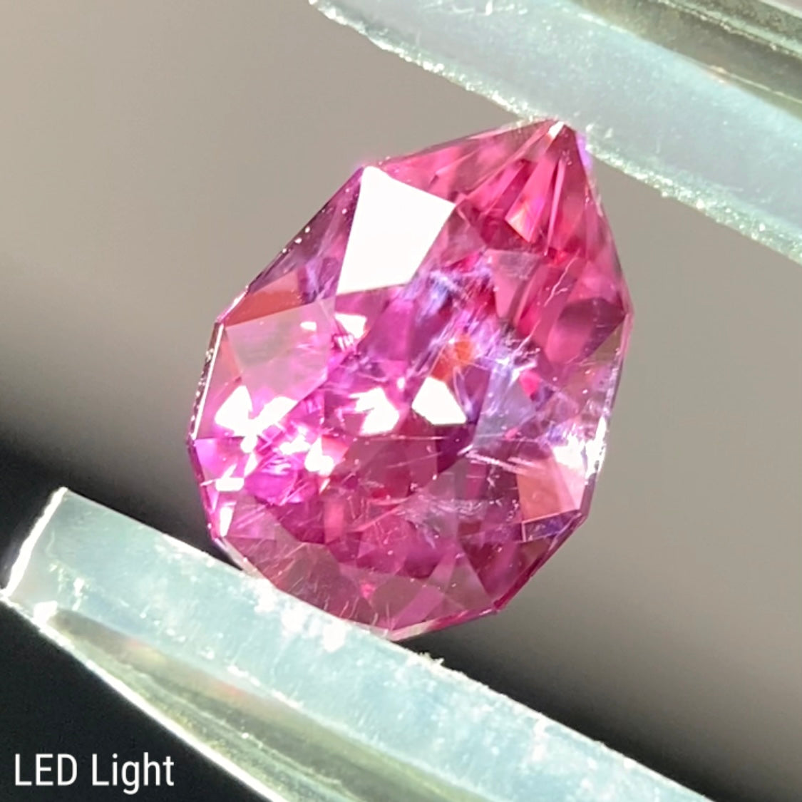 Redish Pink Spinel 0.680ct / Tanzania
