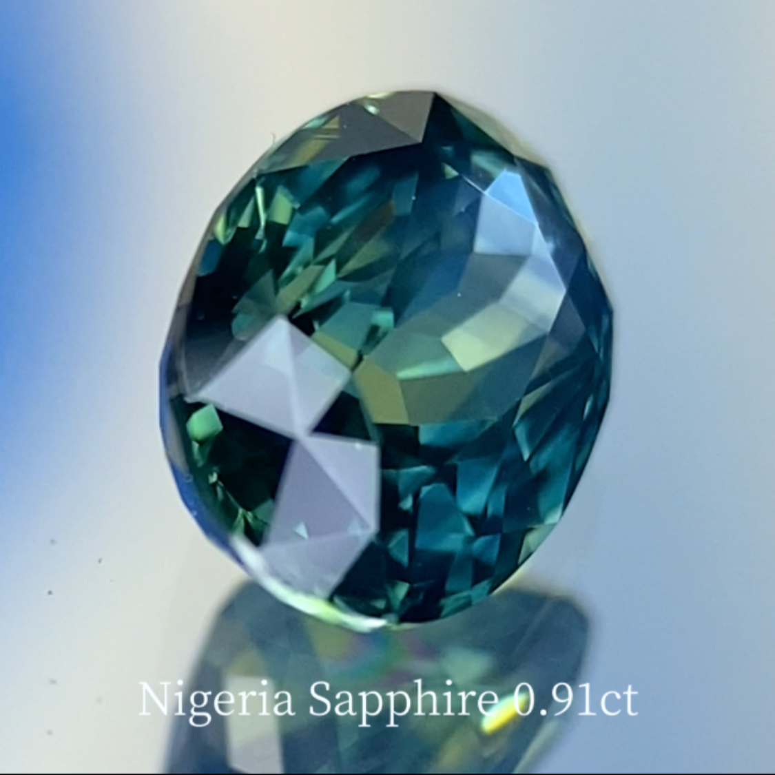 Greenish Blue Sapphire 0.922ct / Nigeria