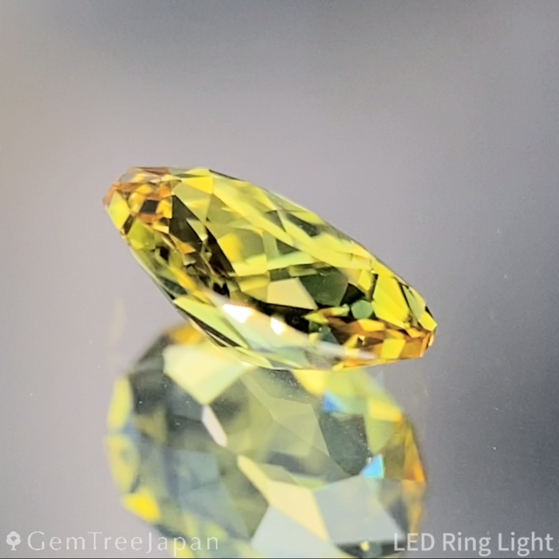 Greenish Yellow Sapphire 0.428ct / Vietnam