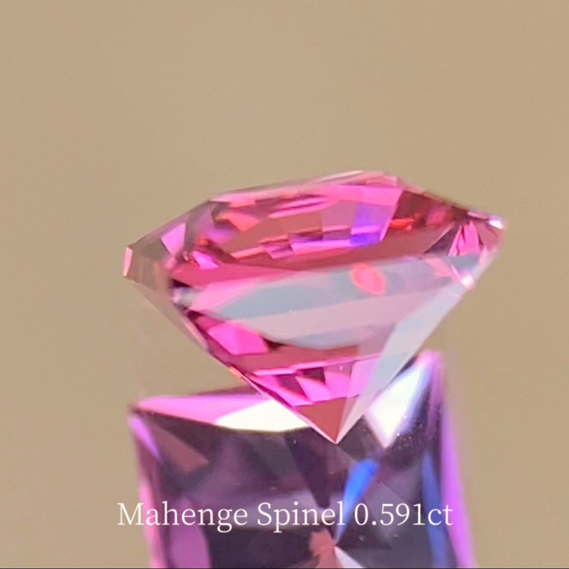 Neon Pink Spinel 0.591ct / Tanzania