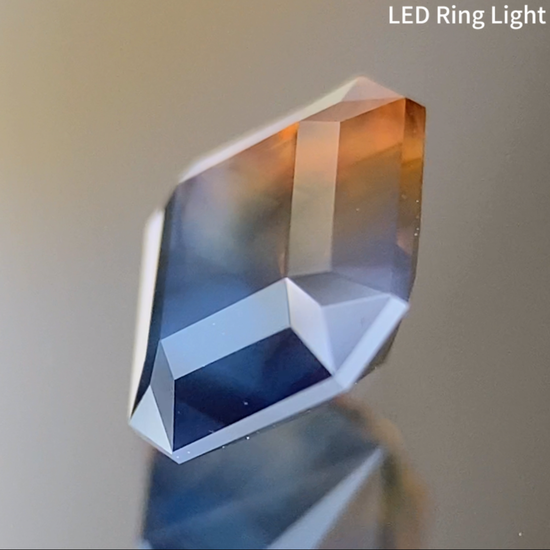 【One Price】Dark Silky Rainbow Parti-Color Sapphire 1.105ct / Nigeria