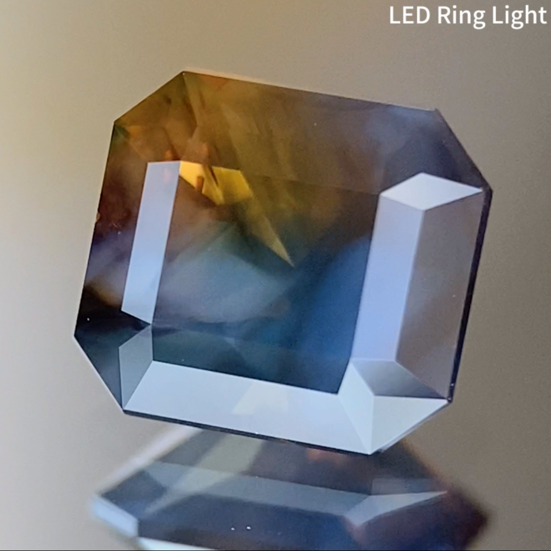 【One Price】Dark Silky Rainbow Parti-Color Sapphire 1.105ct / Nigeria