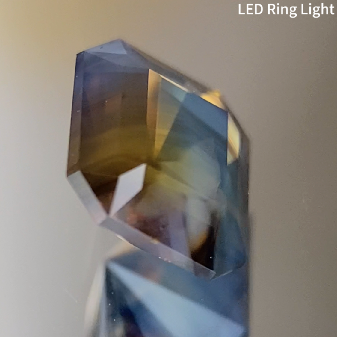 【One Price】Dark Silky Rainbow Parti-Color Sapphire 1.105ct / Nigeria