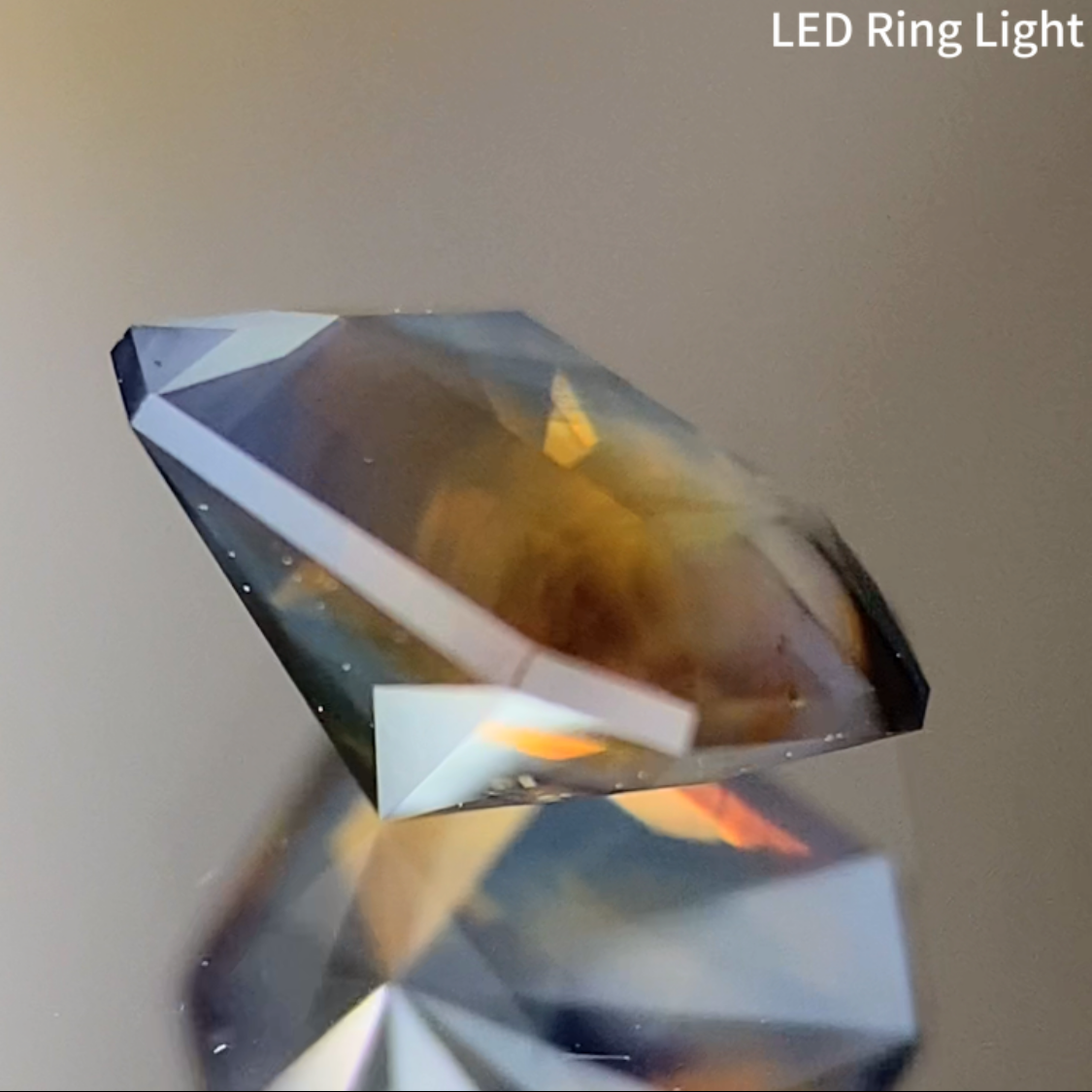 【One Price】Dark Silky Rainbow Parti-Color Sapphire 1.105ct / Nigeria