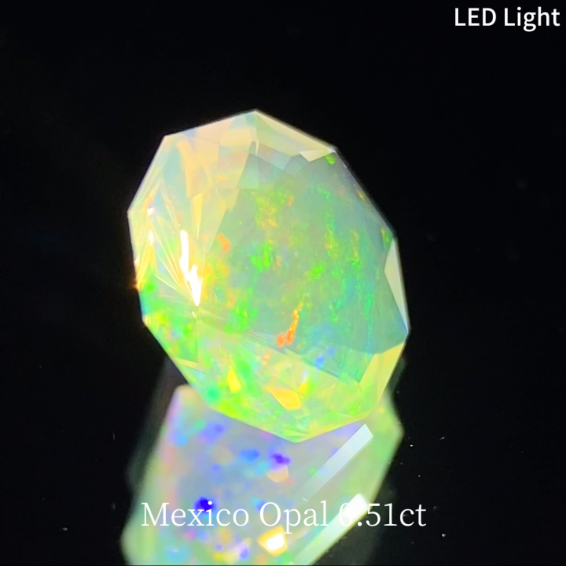Mexico Opal 0.51ct / Narika Cut
