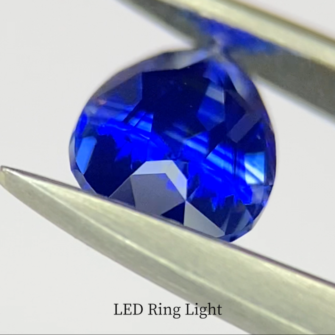 Cornflower Blue Sapphire 0.712ct / Burma