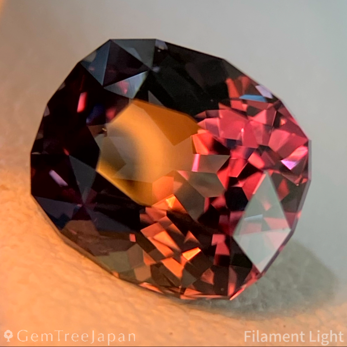 Un-Heat Color Change Sapphire 1.60ct / Tanzania