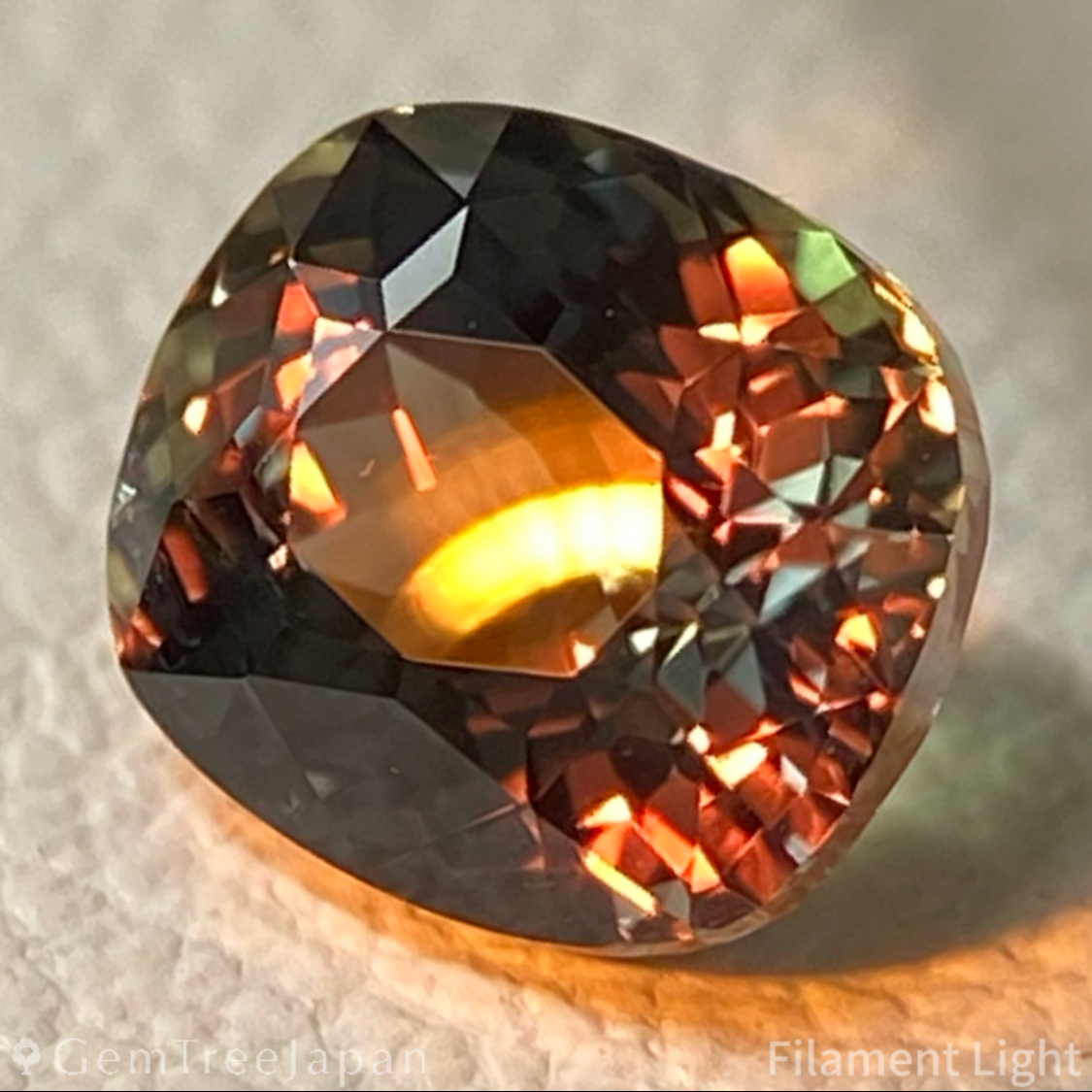 Un-Heat Color Change Sapphire 1.14ct / Tanzania