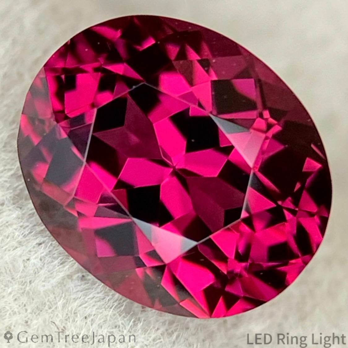 Malaya Garnet (Pyralspite) 2.331ct / Tanzania