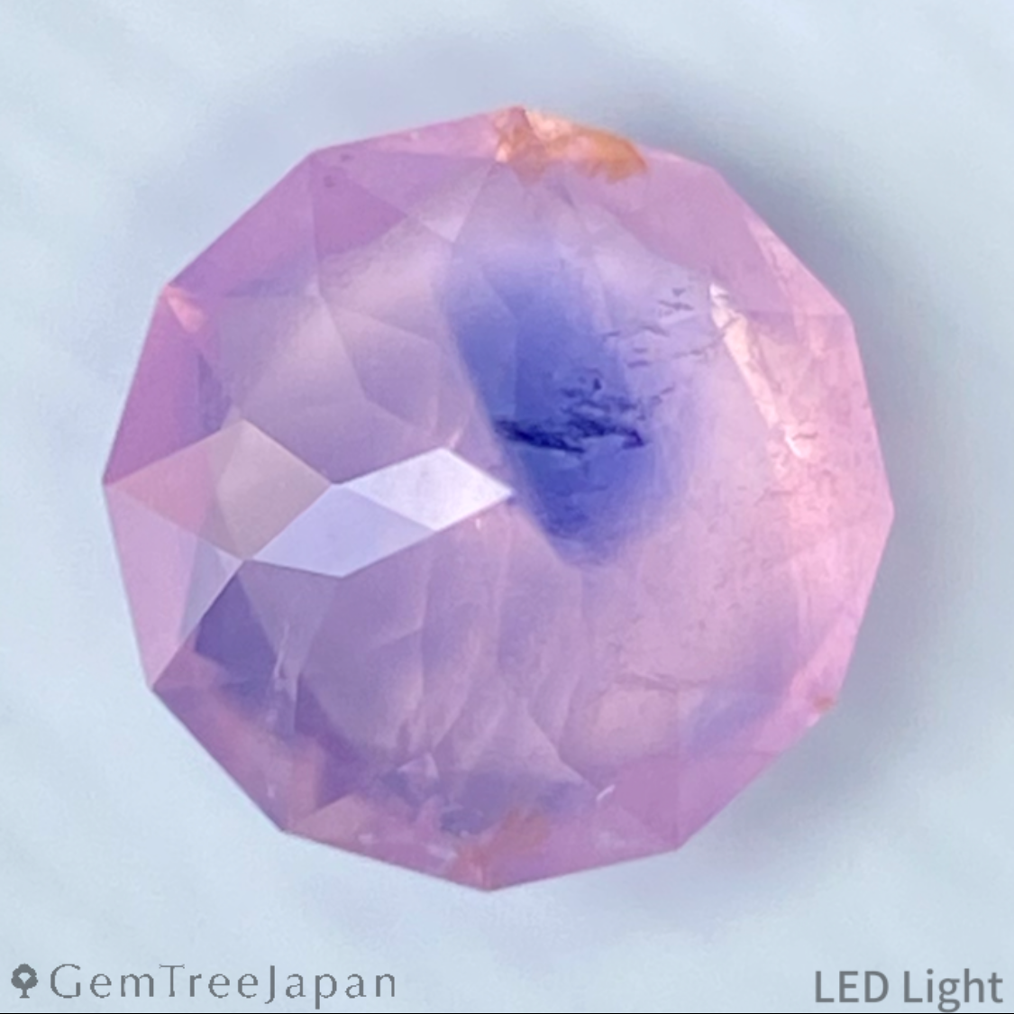 Un-Heat Parti-Color Sapphire 0.677ct / Vietnam