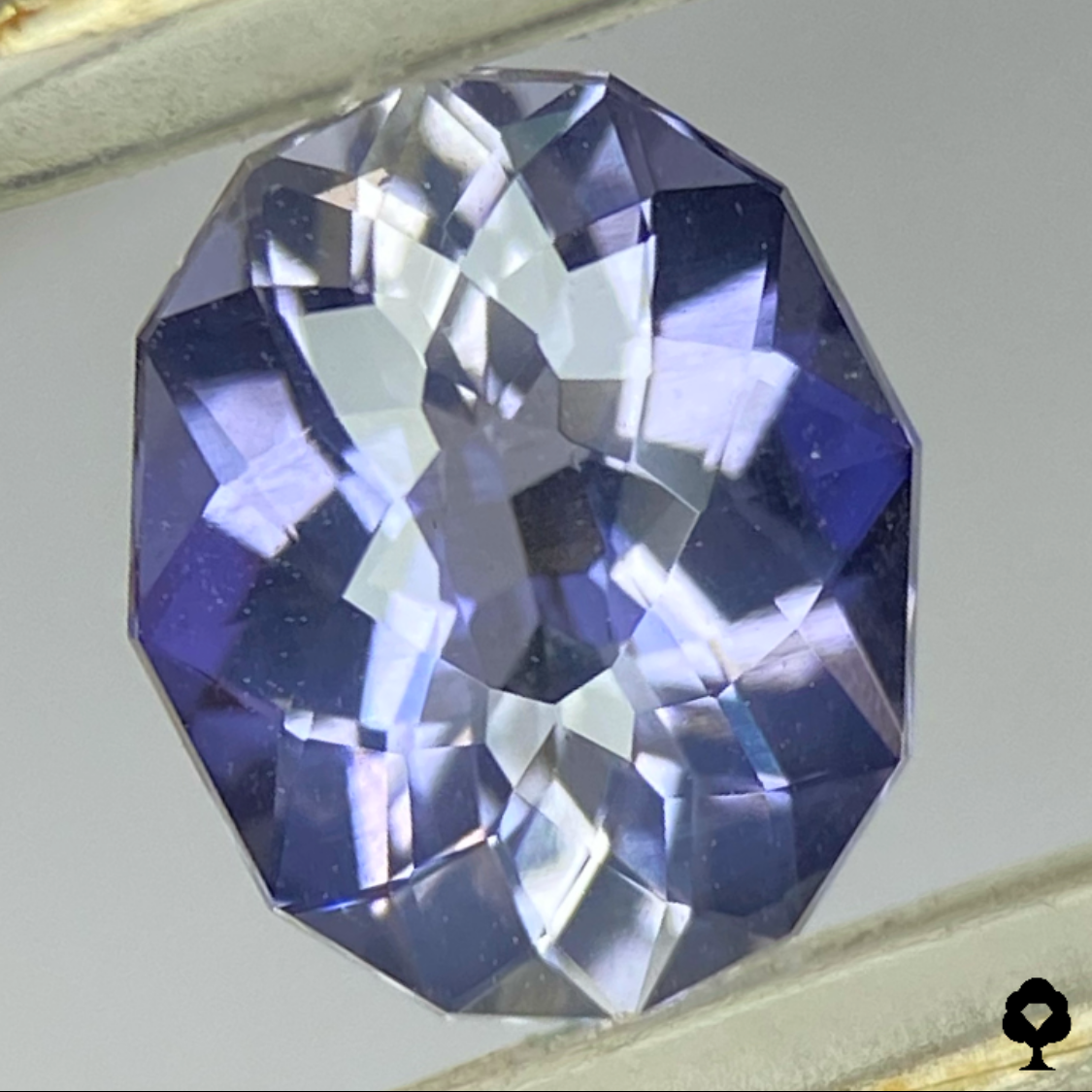 Iolite 1.26ct / New cut
