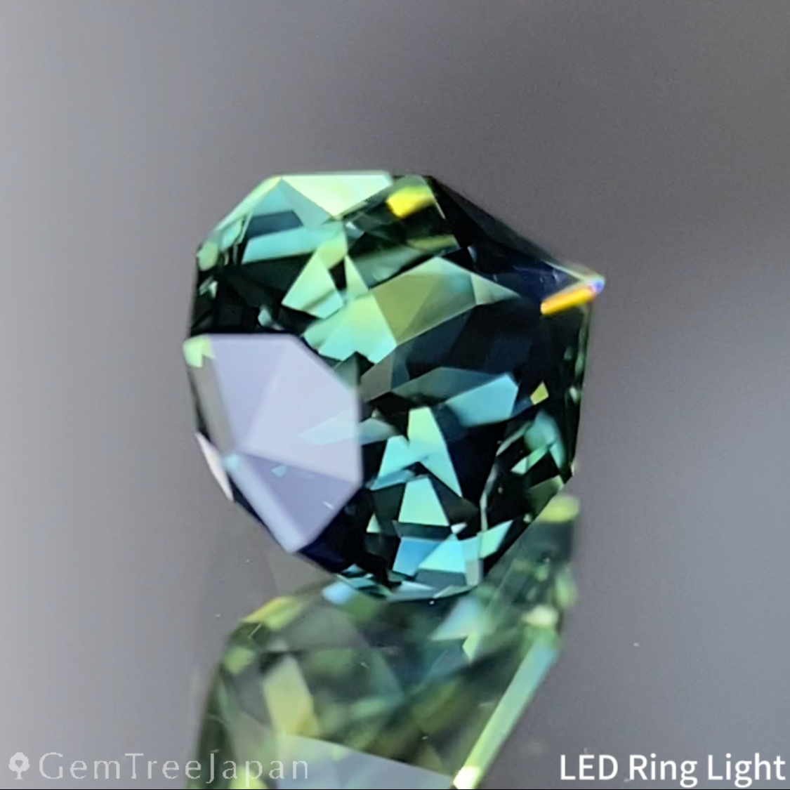 Bluish Green Sapphire 0.60ct / Nigeria