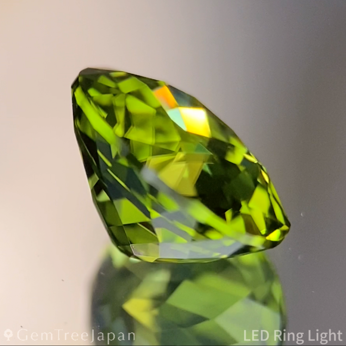Peridot 1.89ct / Vietnam