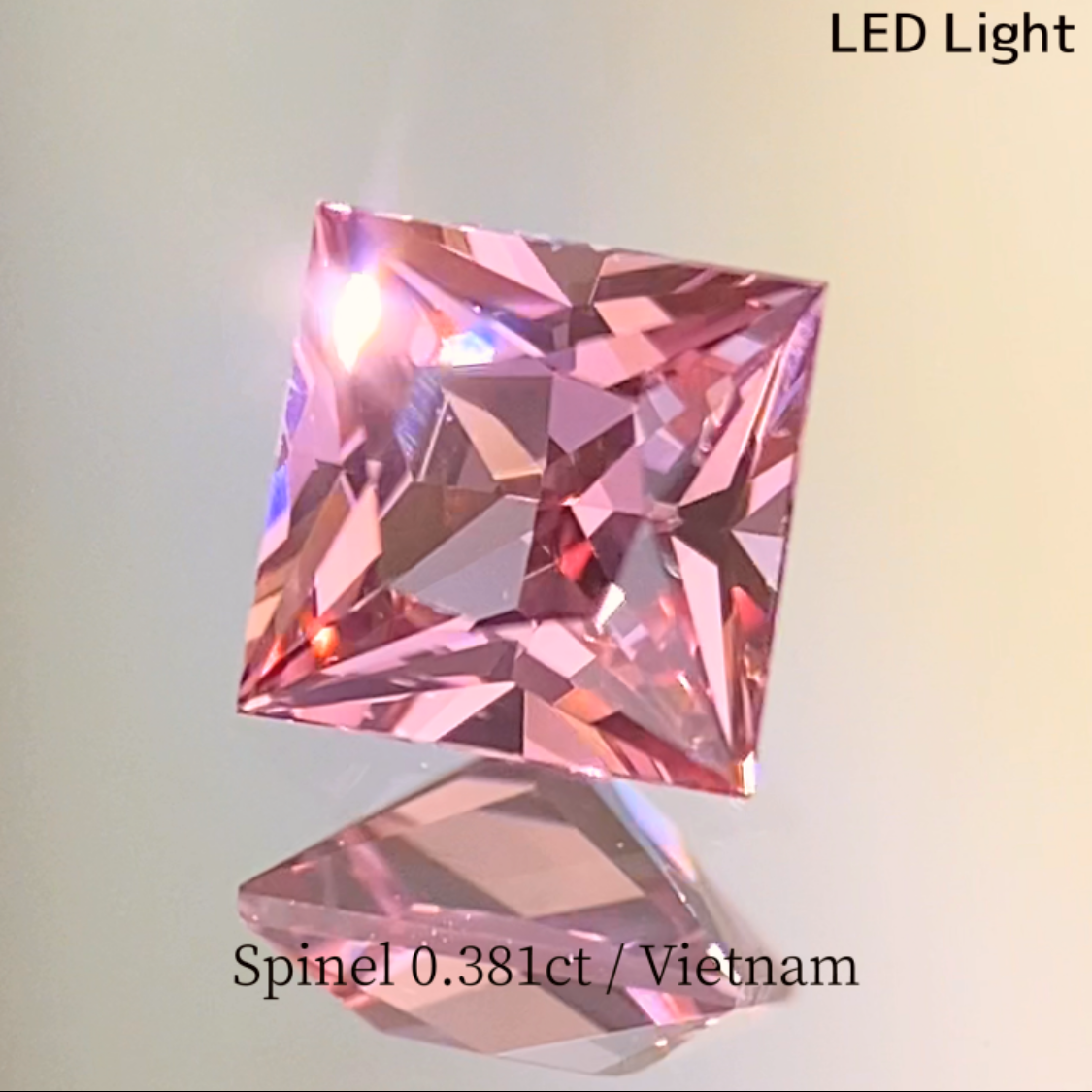 Pink Spinel 0.381ct / Vietnam