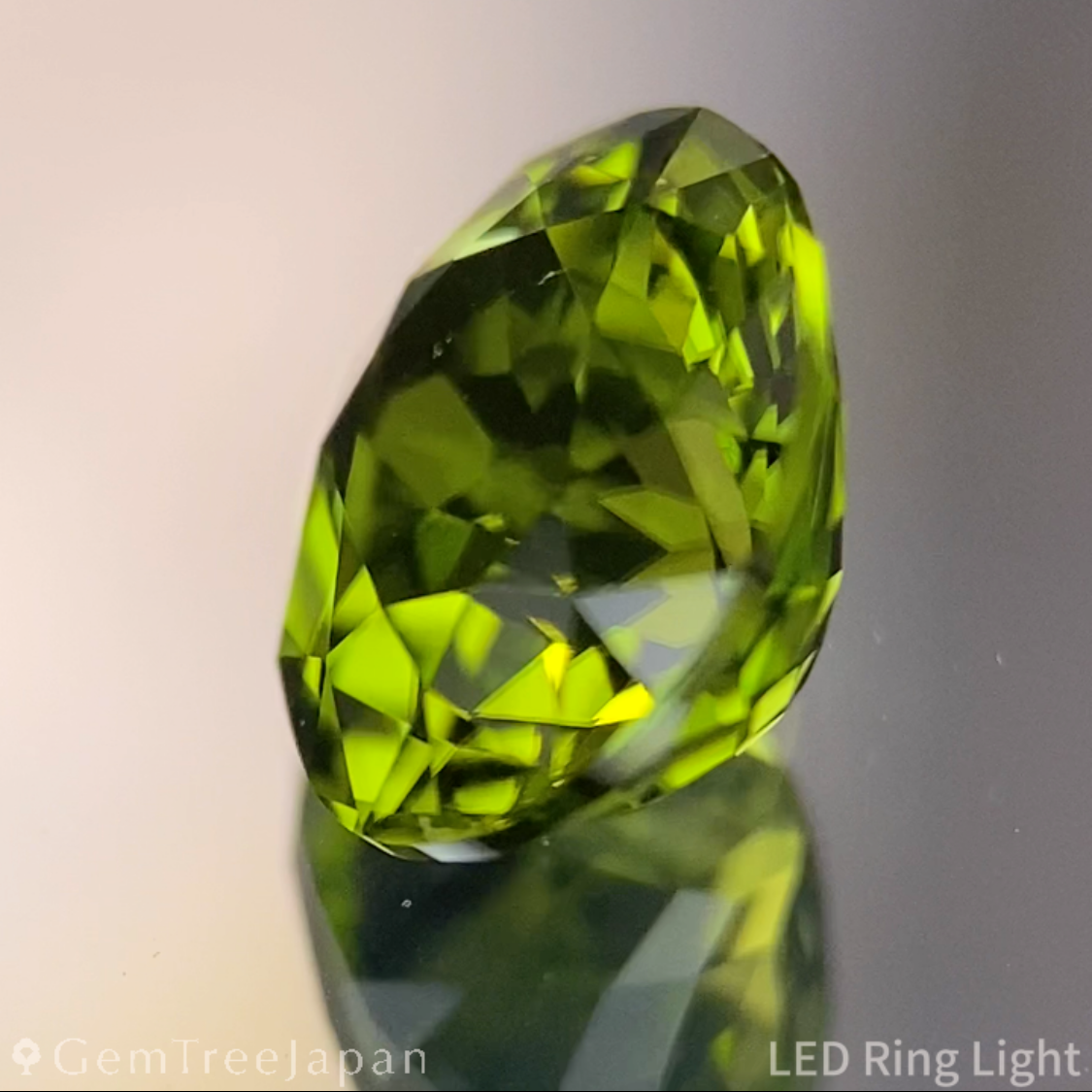 Peridot 1.89ct / Vietnam