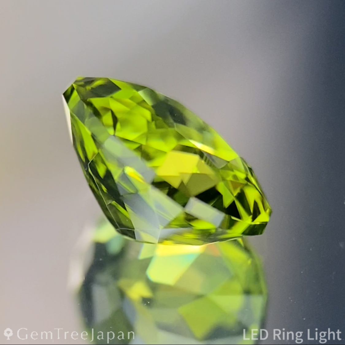 Peridot 1.50ct / Vietnam / Table Cube Cut