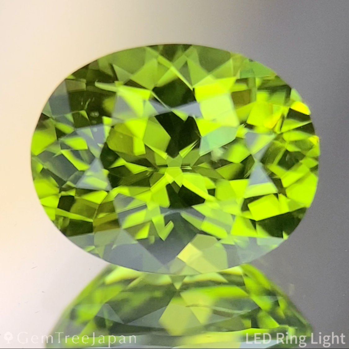 Peridot 2.086ct / Vietnam