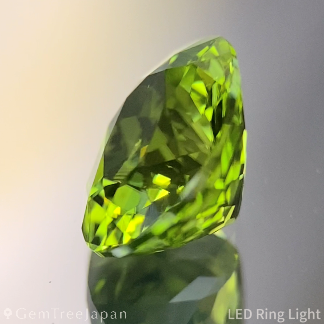Peridot 2.086ct / Vietnam