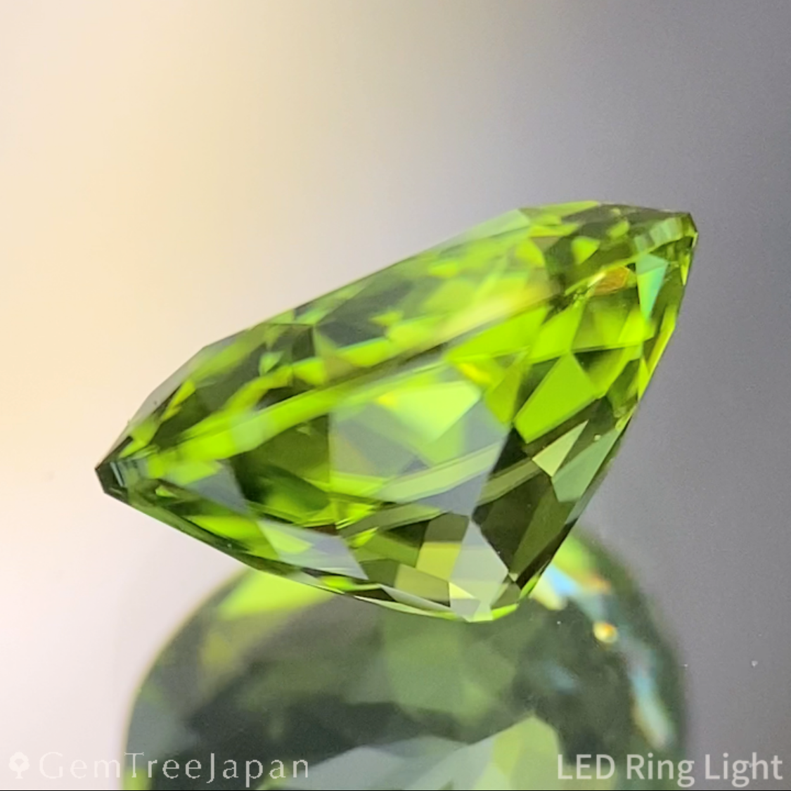 Peridot 2.086ct / Vietnam