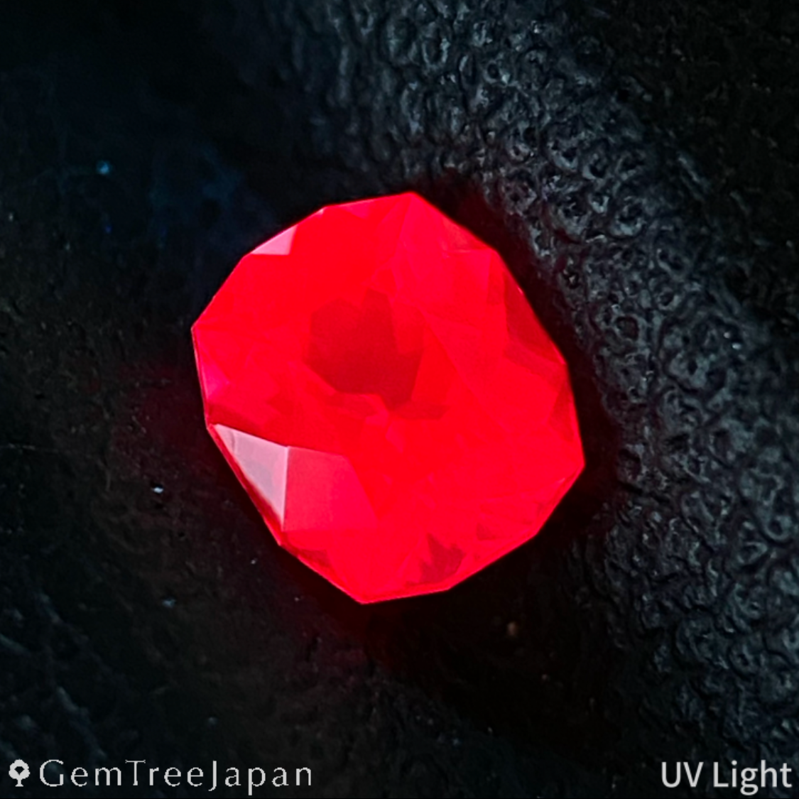 【Trial Price】Orangy Pink Spinel 0.345ct / Myanmar (Burma)