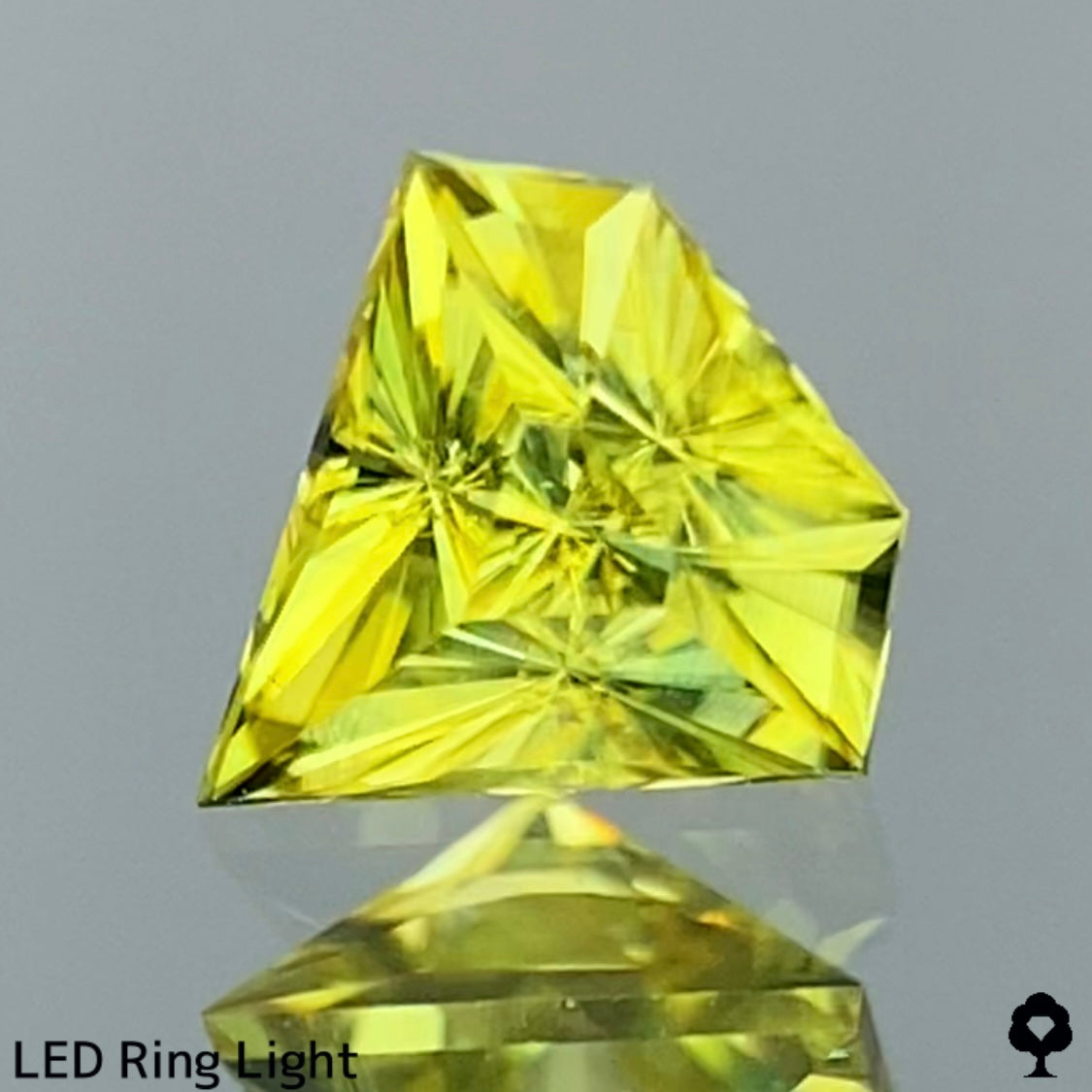 Sphene 0.38ct / New cut