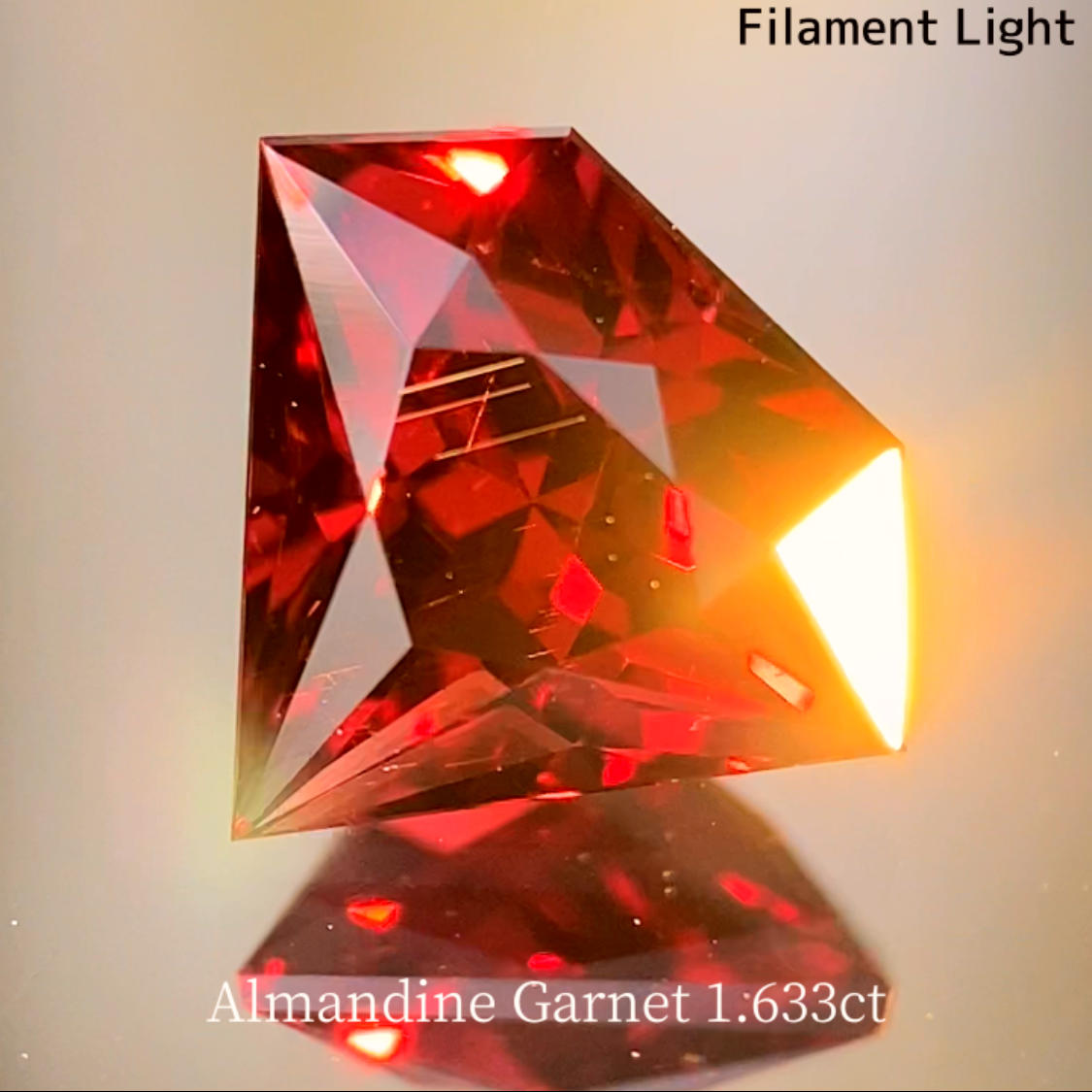 Almandine Garnet 1.633ct / Vietnam