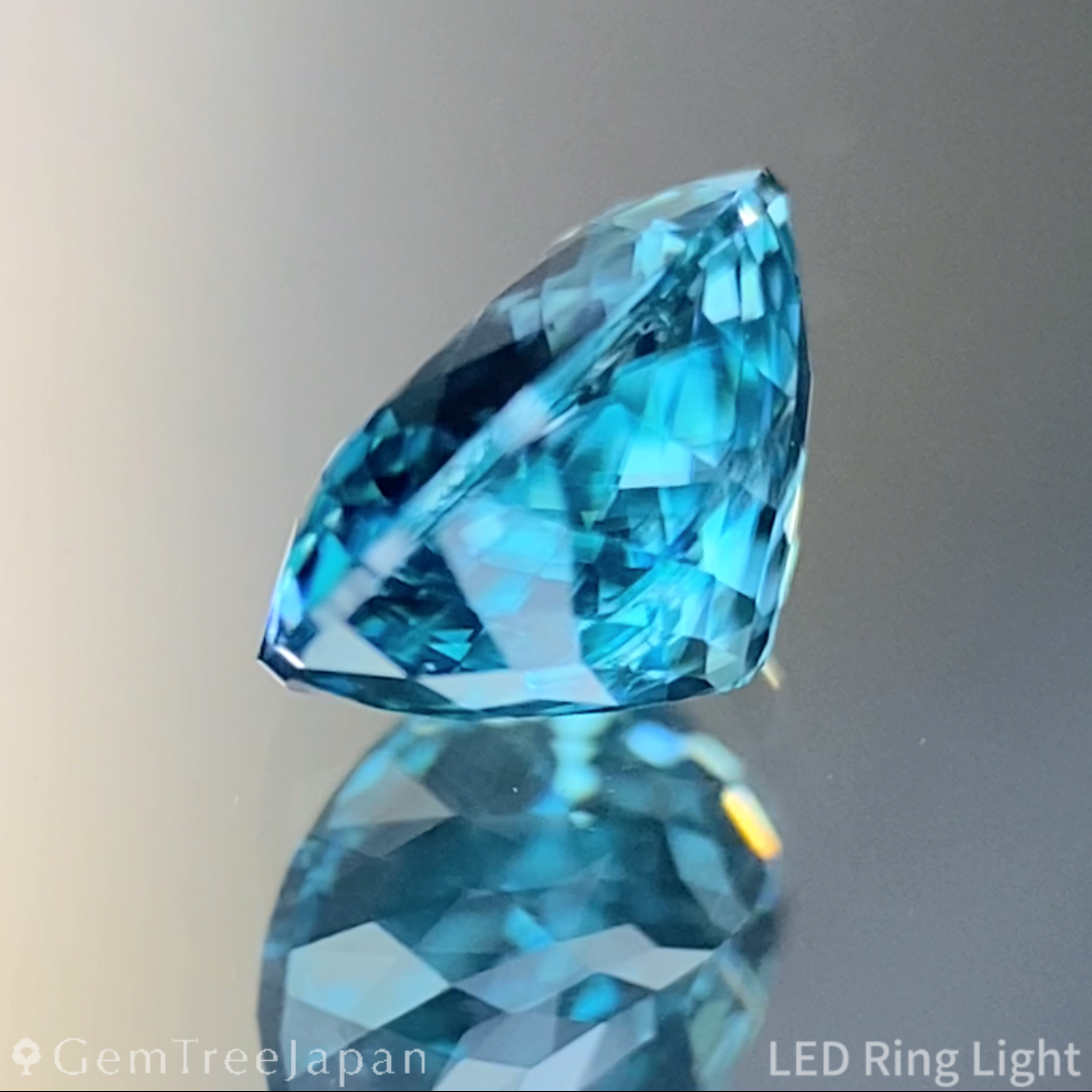 Blue Zircon 1.06ct / Cambodia / Super Gira Cut
