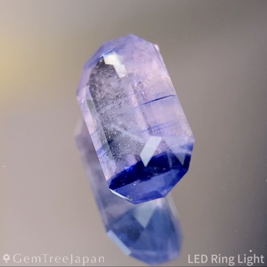 Un-Heat Parti-Color Sapphire 0.697ct / Vietnam