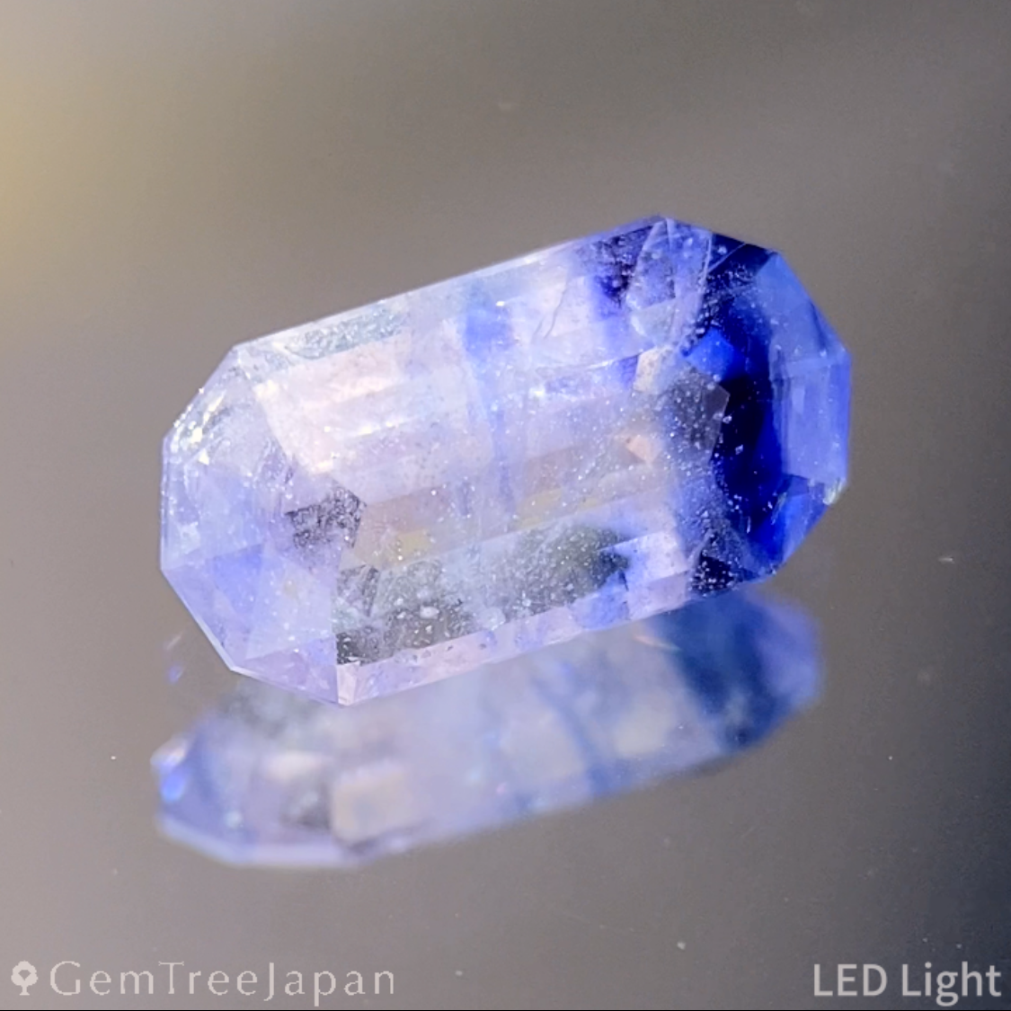 Un-Heat Parti-Color Sapphire 0.697ct / Vietnam