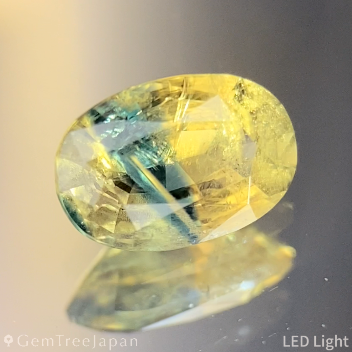 Un-Heat Parti-Color Sapphire 0.824ct / Vietnam