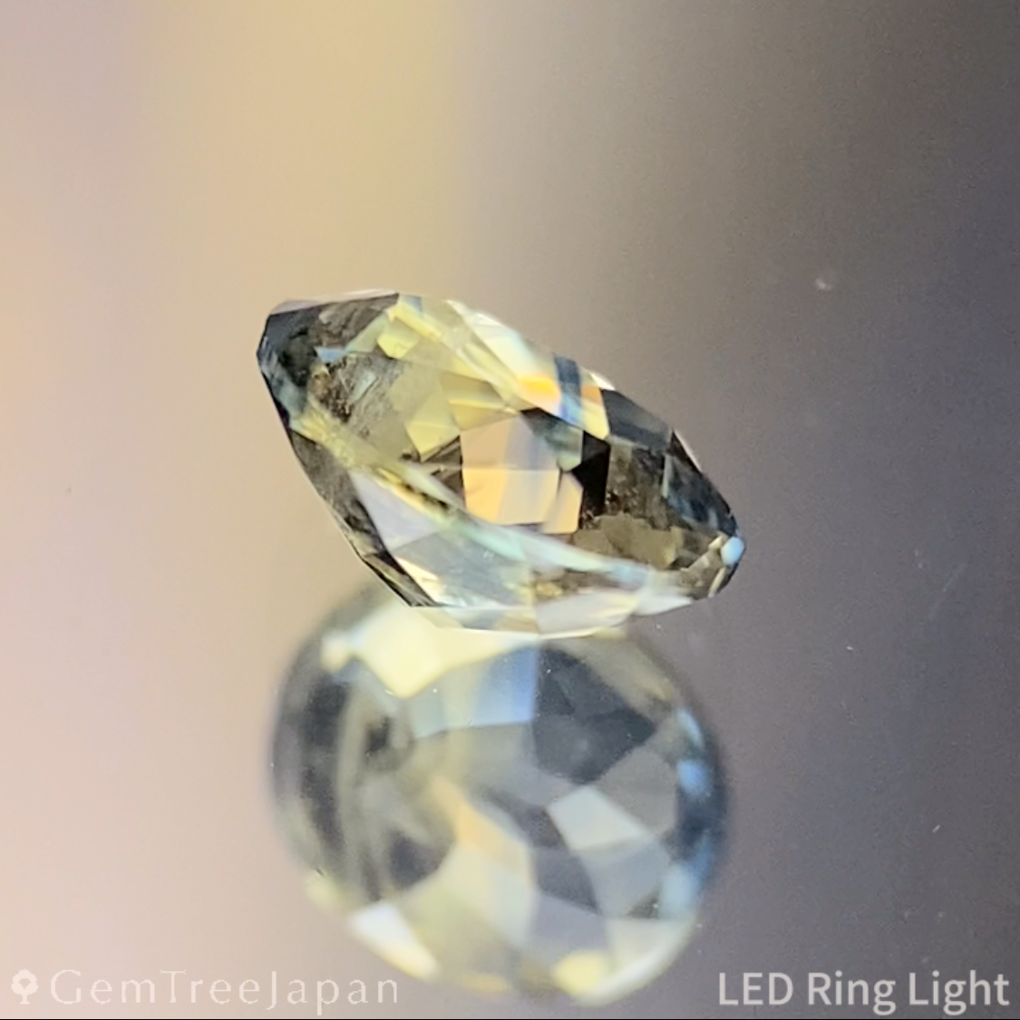 Un-Heat Parti-Color Sapphire 0.490ct / Vietnam